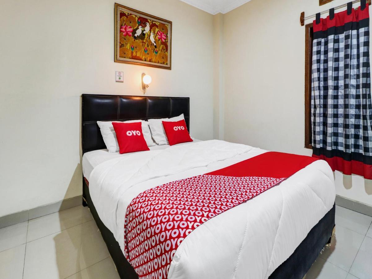 Oyo 90408 Hotel Horton Cirebon Exterior photo