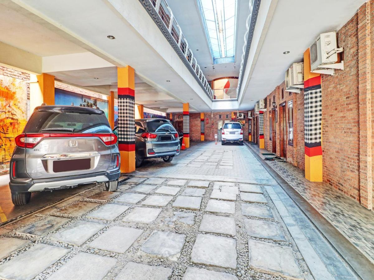 Oyo 90408 Hotel Horton Cirebon Exterior photo