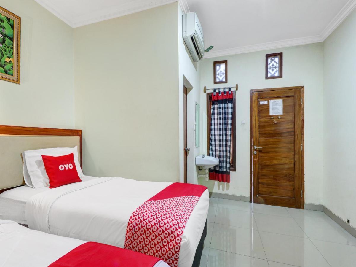 Oyo 90408 Hotel Horton Cirebon Exterior photo