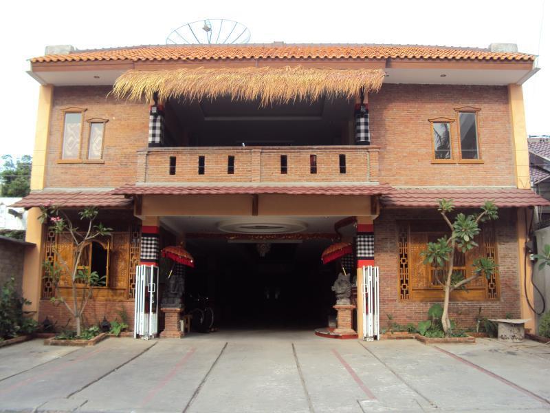 Oyo 90408 Hotel Horton Cirebon Exterior photo
